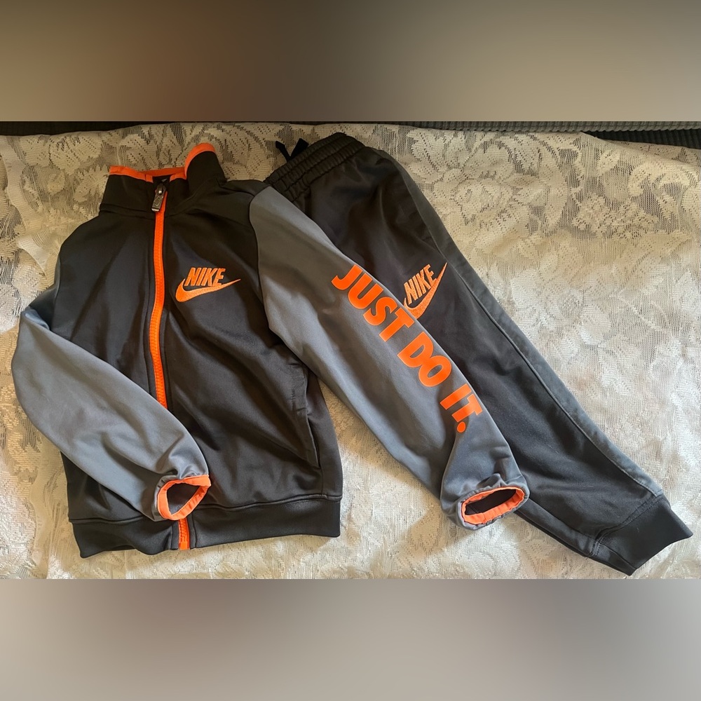 Nike Toddler Track Suit Size 4